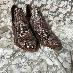 Chinese Laundry Booties